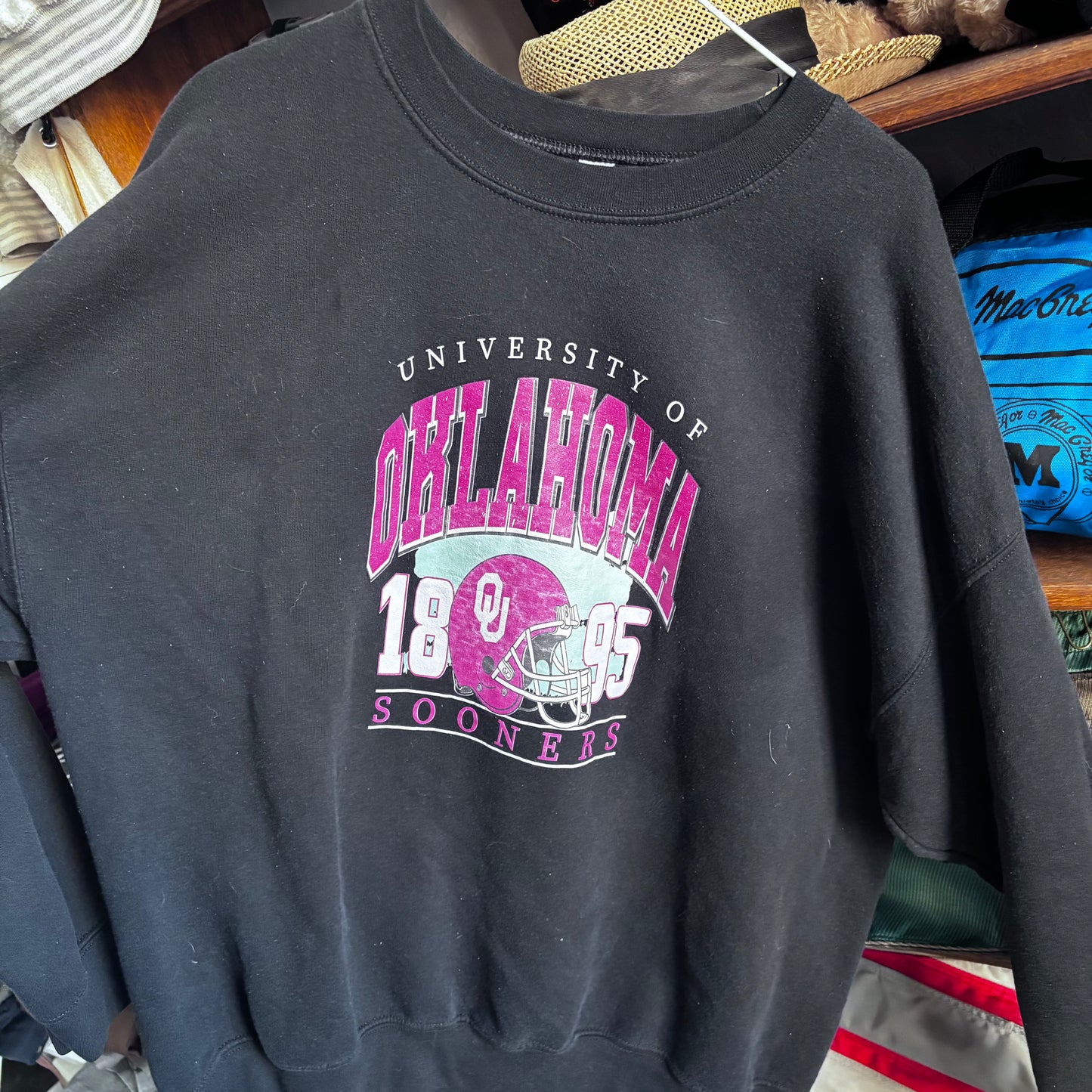 Vintage Oklahoma Sooners sweatshirt