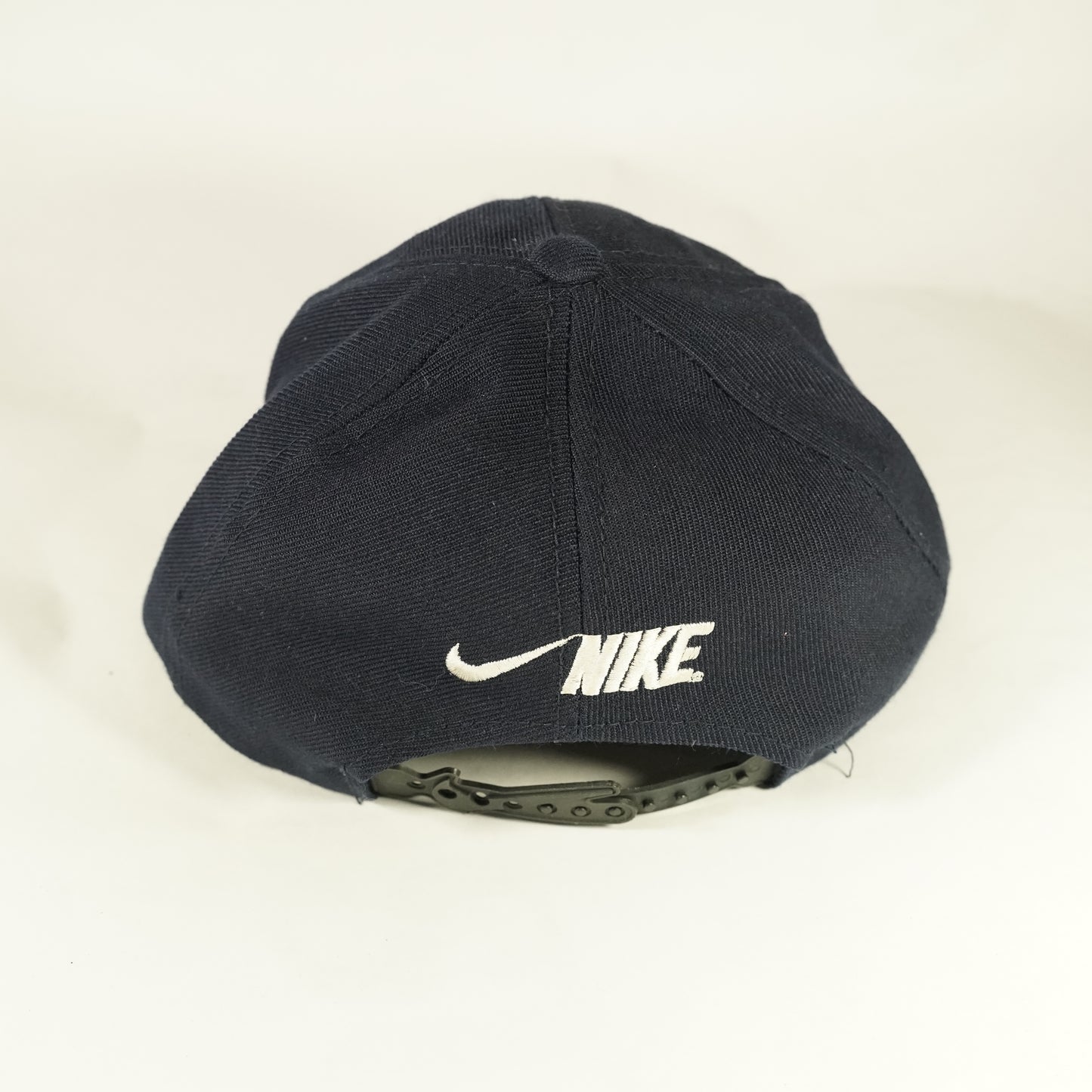Vintage Rare Nike Snapback Hat with Nike emblem on snap