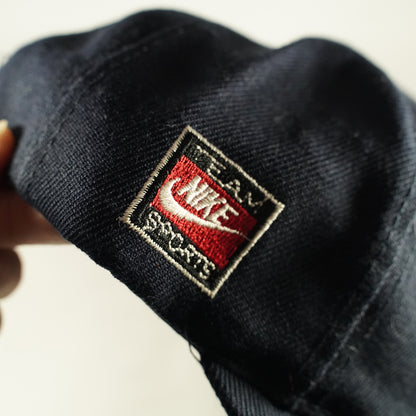 Vintage Rare Nike Snapback Hat with Nike emblem on snap