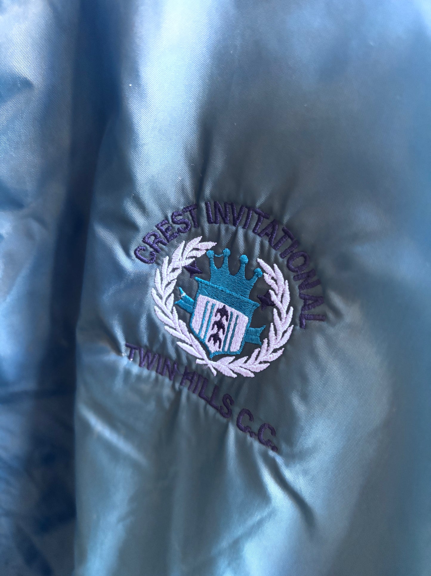 Vintage Twin Hills Zip Hoodie Crest Invitational